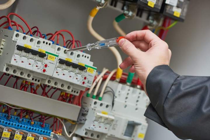 Électricien pour maison neuve, Québec